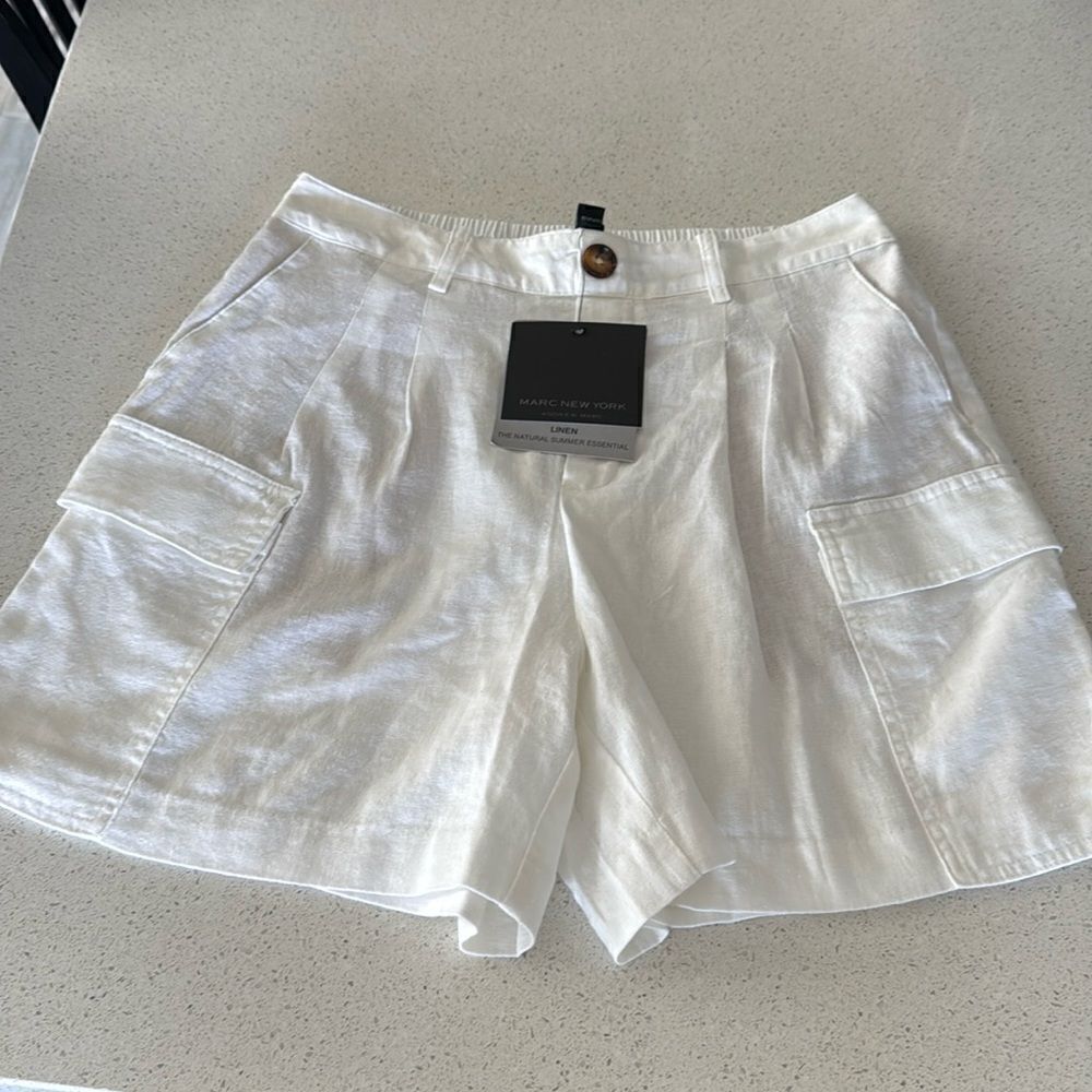 NWT Marc NY Linen Viscose White Shorts XS Pleated Dressy Casual Chic